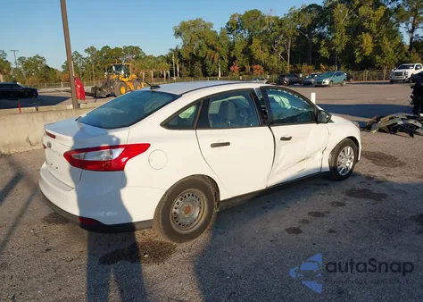 2014 Ford Focus S z USA, uszkodzony, nr VIN 1FADP3E20EL305079
